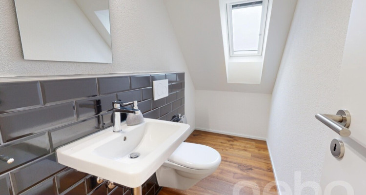 Neuwertige Dachgeschosswohnung mit hochwertigem Ausbaustandard image 9