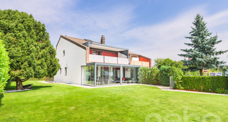 Moderne Doppelhaushälfte mit grossem Umschwung image 3