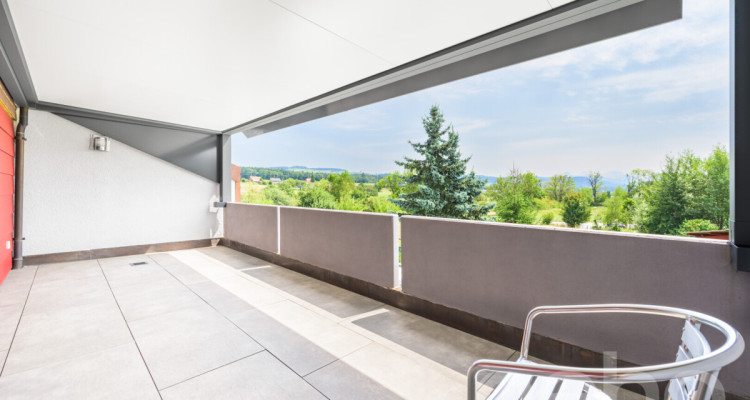 Moderne Doppelhaushälfte mit grossem Umschwung image 11