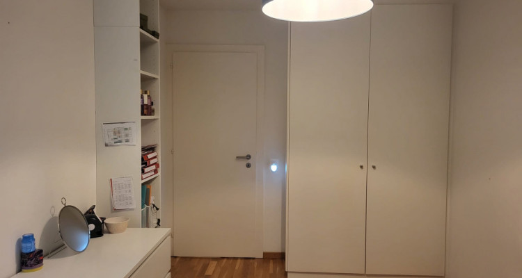 Magnifique 5 pièces à Thônex avec 2 balcons et place de parking intérieure image 7