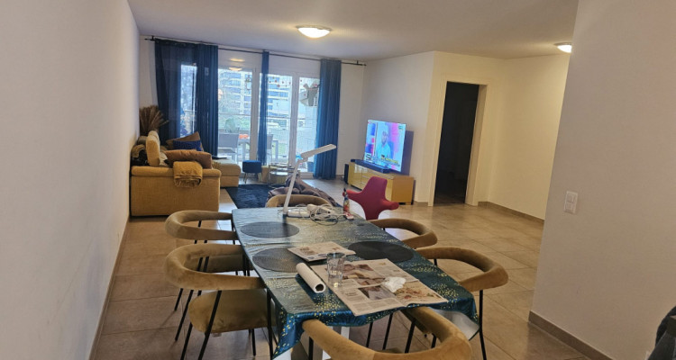 Magnifique 5 pièces à Thônex avec 2 balcons et place de parking intérieure image 4