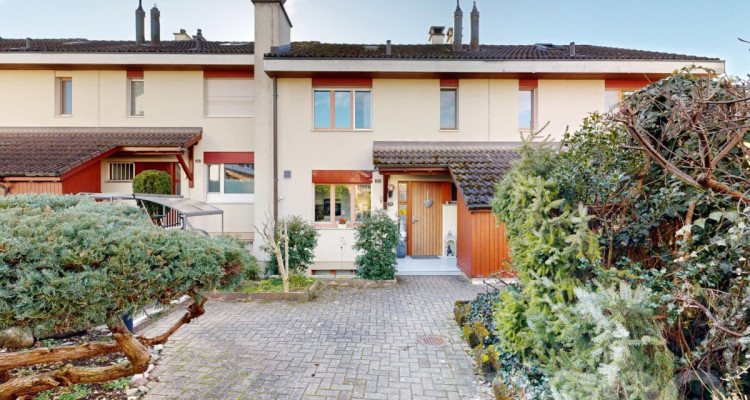 Familienfreundliches Reihenhaus in sonniger Lage in Dornach image 12