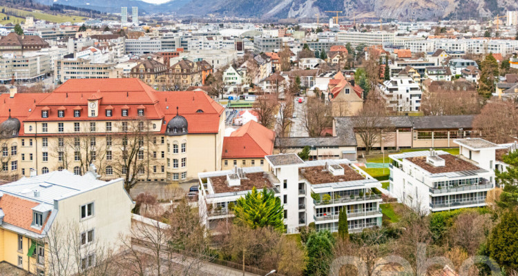 Grosszügige 4.5-Zimmer-Wohnung mit Bergblick an zentraler Lage in Chur image 1