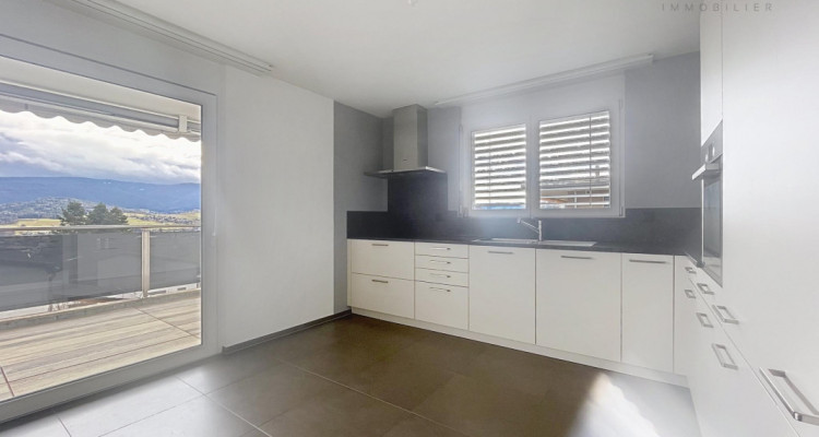 Attique lumineux de 3,5 pièces avec terrasse panoramique de 55 m² à Delémont image 11