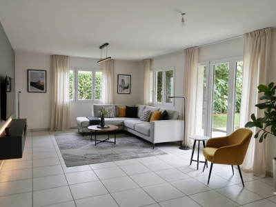 Bel appartement de 4,5 pièces au rez., jardin privatif et places de parc image 1