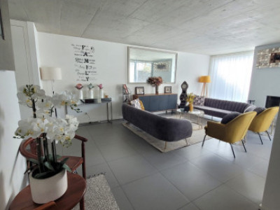 Maison moderne 6 pièces avec jardin  image 1