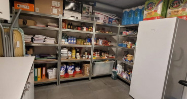 Maison moderne 6 pièces avec jardin  image 10