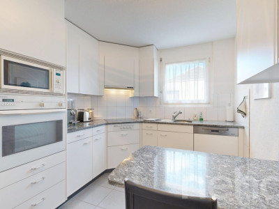 Grosszügige und helle Wohnung an top Lage image 5