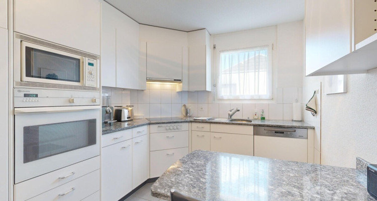 Grosszügige und helle Wohnung an top Lage image 5