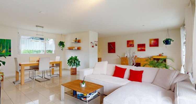 Ihr neues Zuhause mit grossem Balkon und Weitsicht image 1