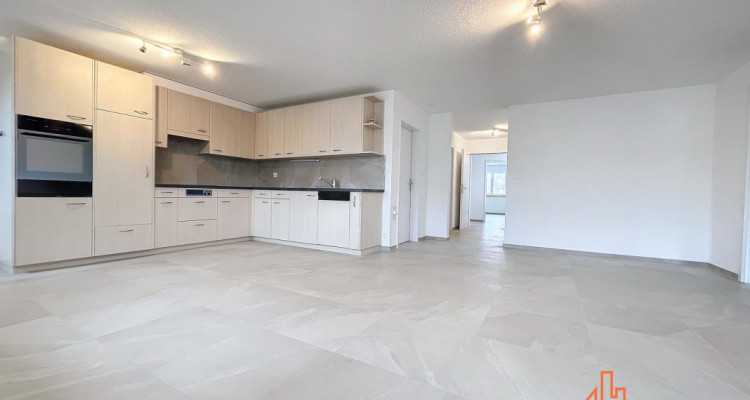 4.5 pièces rénové de 110 m² | Ascenseur | Buanderie privative | Proche gare image 2