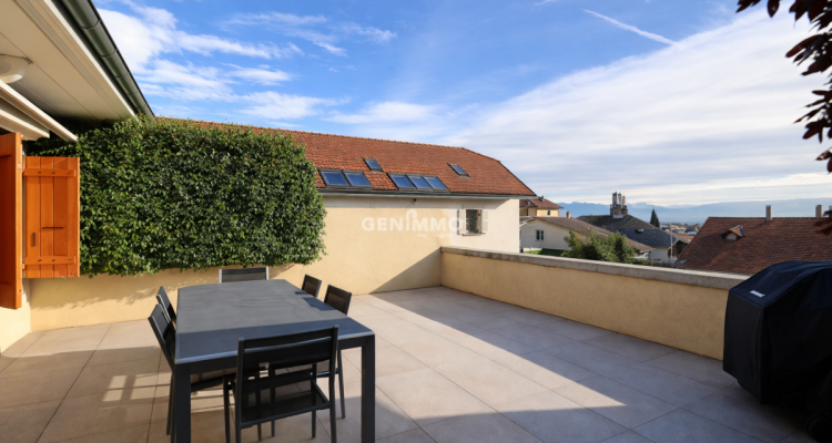 Appartement triplex avec studio indépendant image 1