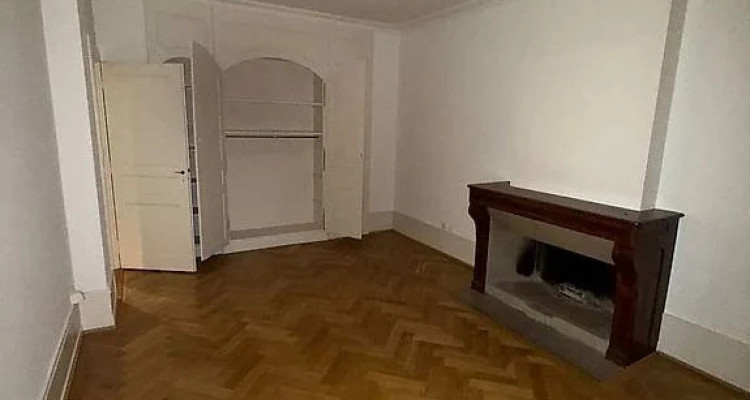 Appartement à Genève 2400fr 2,5 image 2