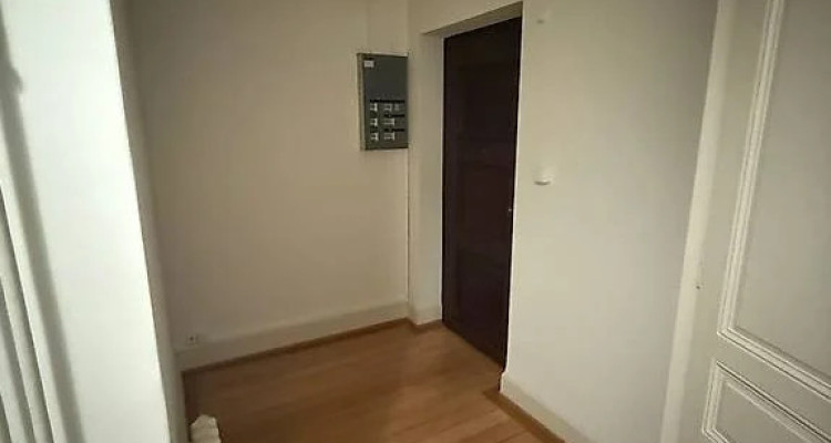 Appartement à Genève 2400fr 2,5 image 3
