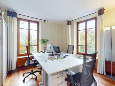 GENEVE - BUREAUX A LOUER DANS UN IMMEUBLE DE CARACTERE image 5