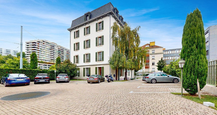 GENEVE - BUREAUX A LOUER DANS UN IMMEUBLE DE CARACTERE image 13