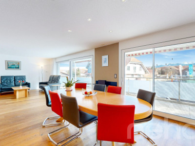 Modern, lichtdurchflutet und zentral gelegen mit schöner Weitsicht image 3