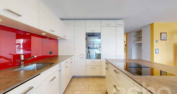 Modern, lichtdurchflutet und zentral gelegen mit schöner Weitsicht image 4