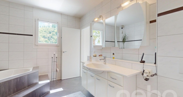 Grosszügige 5.5-Zimmer-Attikawohnung mit direktem Liftzugang image 12