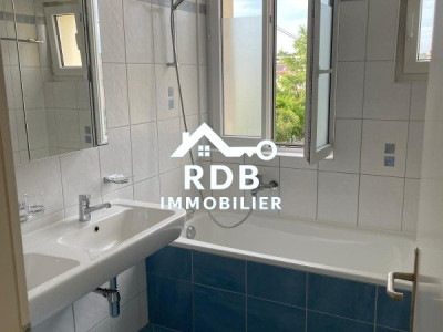 Appartement de 4 pièces au 2ème étage situé à Chêne-Bourg 1225  image 9