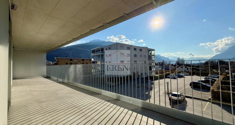 Superbe Appartement 3,5 pièces avec grand balcon-terrasse de 40m2 au 2ème étage image 13