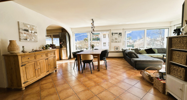 Appartement de 5.5 pièces au centre de Fully image 1