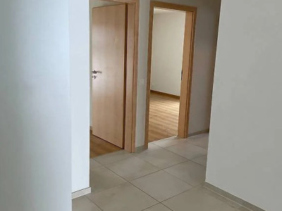 Appartement de 3,5 pièces avec grand jardin à 2500fr image 4