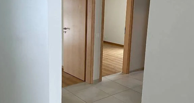 Appartement de 3,5 pièces avec grand jardin à 2500fr image 4