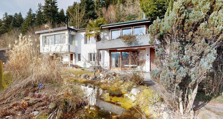 Familienparadies am Südhang mit Weitsicht und Bauland image 1