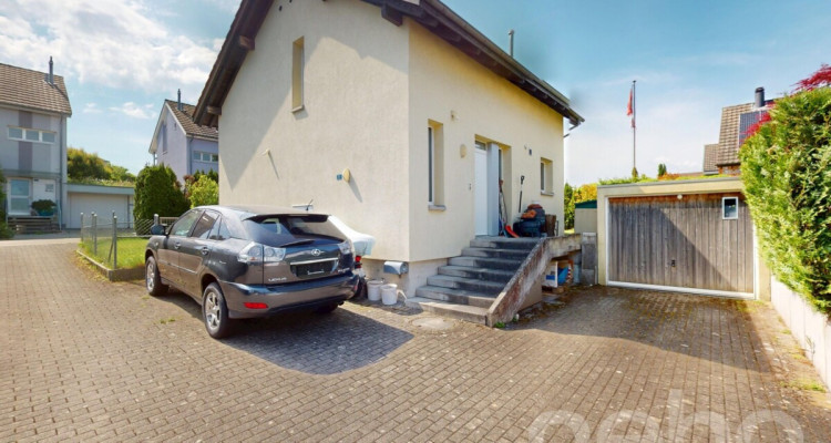 Lichtdurchflutetes EFH mit Gartenidylle und separate Garage image 1