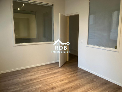 À louer – Bureau de 3 pièces de 70 m² – Genève centre image 3