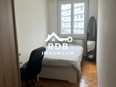 Appartement de 5 pièces au 3ème étage situé à Genève 1201 image 2