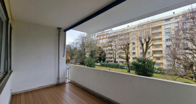 Blue Lake Apartment, Geneva Center casatax image 4