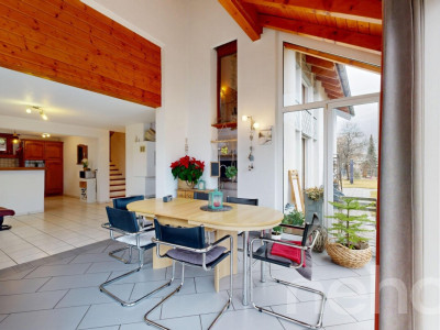 Une villa baignée de lumière, suspendue entre ciel et montagnes image 8