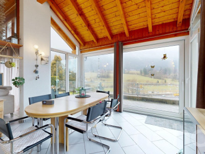 Une villa baignée de lumière, suspendue entre ciel et montagnes image 9