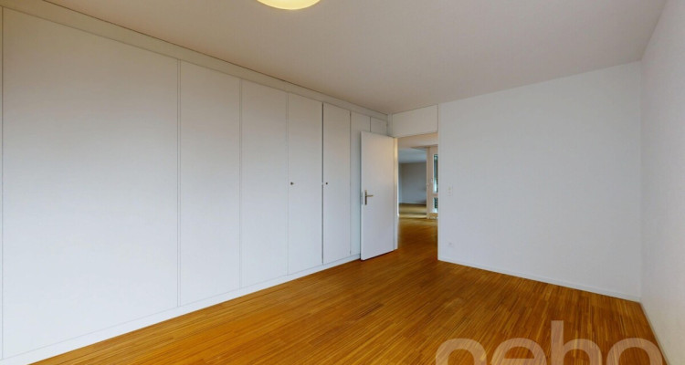 Moderne 4.5-Zimmerwohnung mit Cheminée und Pilatusblick image 5