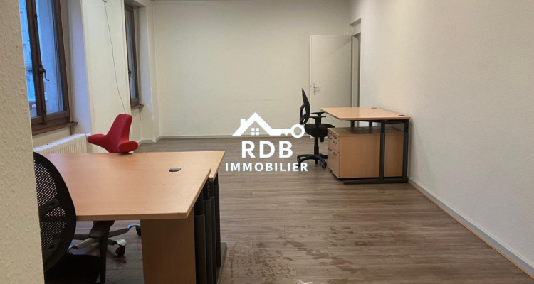 À louer – Bureau de 3 pièces de 70 m² – Genève centre image 1