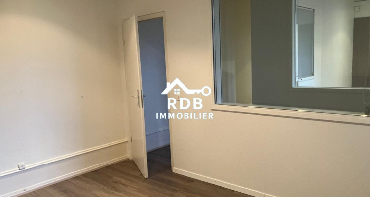 À louer – Bureau de 3 pièces de 70 m² – Genève centre image 9