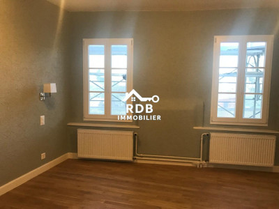 Appartement en duplex rénové de 5 pièces situé à Collex 1239 image 5