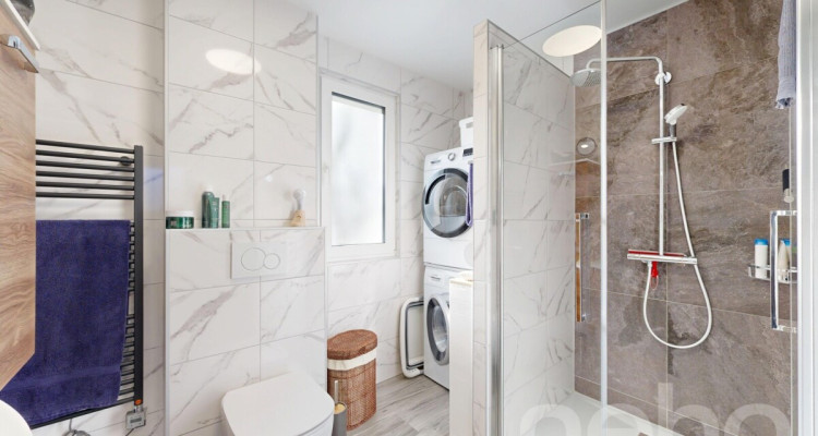 Élégant 4,5 pièces, lumière et vue époustouflante image 9