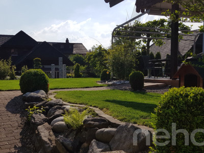 Einfamilienhaus im ruhigen Familienquartier mit grossem Umschwung image 11