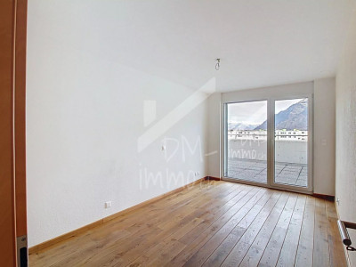 Véritable attique , belles finitions, exellent état image 5