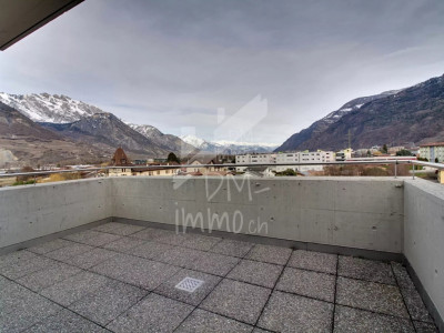 Véritable attique , belles finitions, exellent état image 9