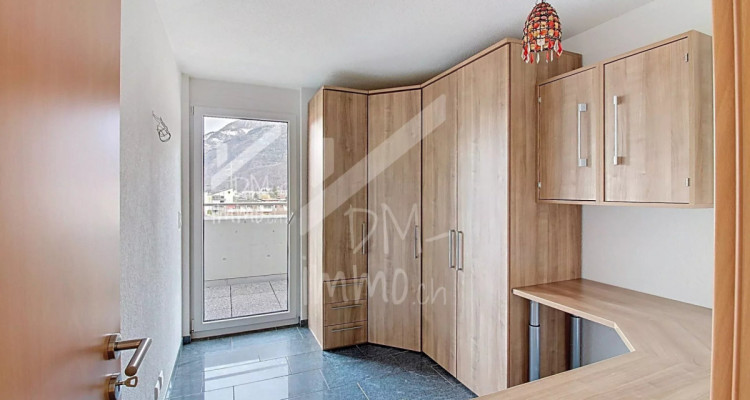 Véritable attique , belles finitions, exellent état image 7