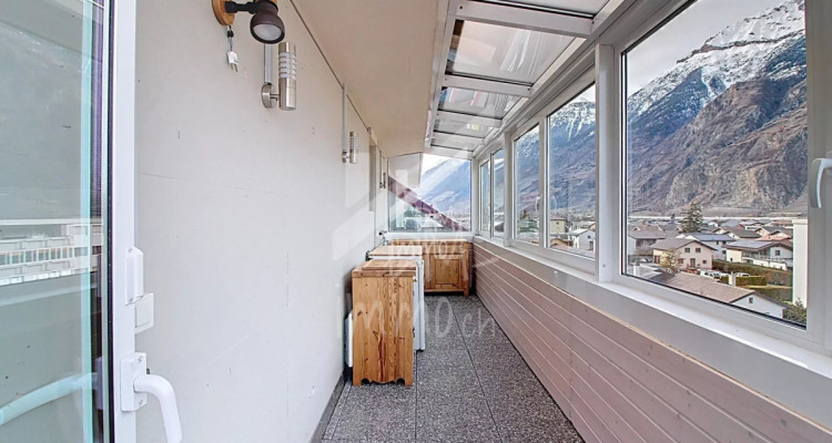 Véritable attique , belles finitions, exellent état image 11