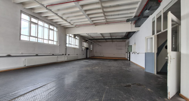 Surface industrielle et commerciale image 1