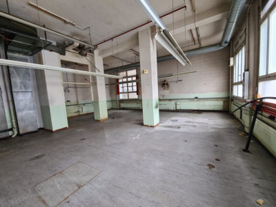 Surface industrielle et commerciale image 2