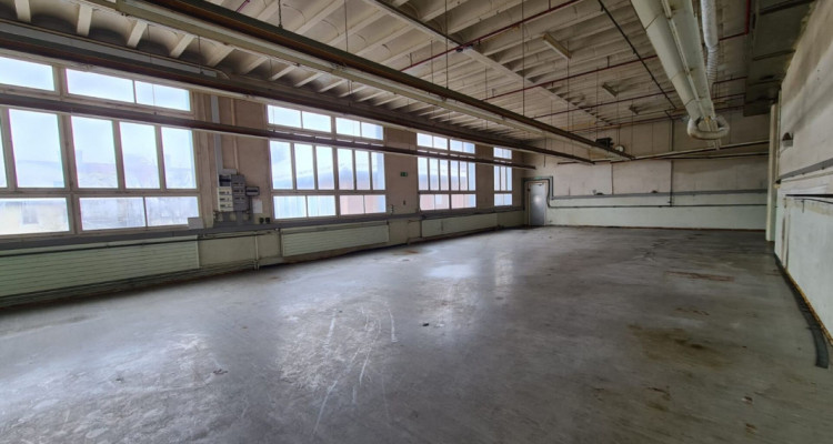 Surface industrielle et commerciale image 1