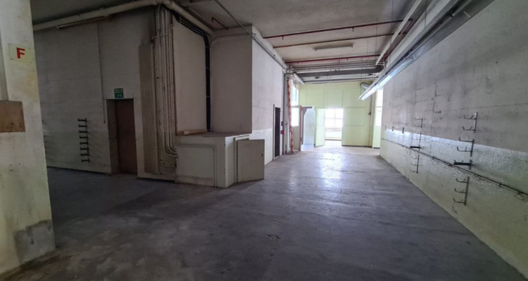 Surface industrielle et commerciale image 4