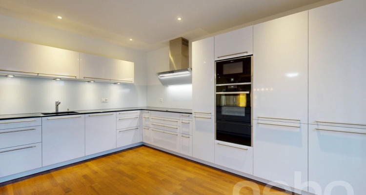 Lichtdurchflutetes 6.5-Zimmerhaus in ruhiger Lage image 5